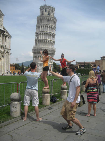 pisa-tower-funny-photography-alternative-perspective